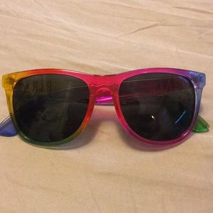 Rainbow VS pink sunnies